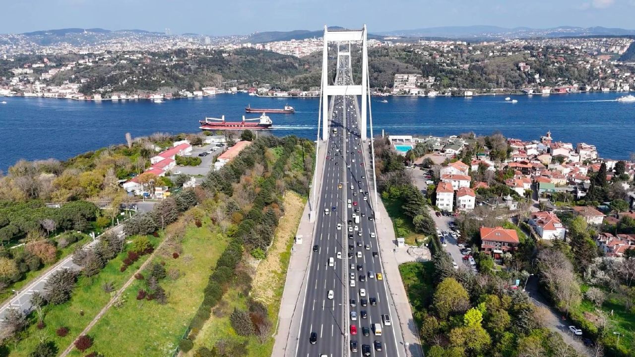 Fatih Sultan Mehmet Köprüsü'nde bayram yoğunluğu başladı