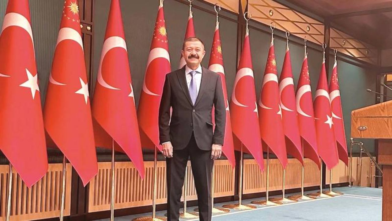 Gençlik ve Spor Müdürü’nün Sanatçılara Hakaretine Karşı Tepkiler Büyüyor: “Terbiyesiz Dil Kullanarak Gençlere Nasıl Örnek Olacak?”