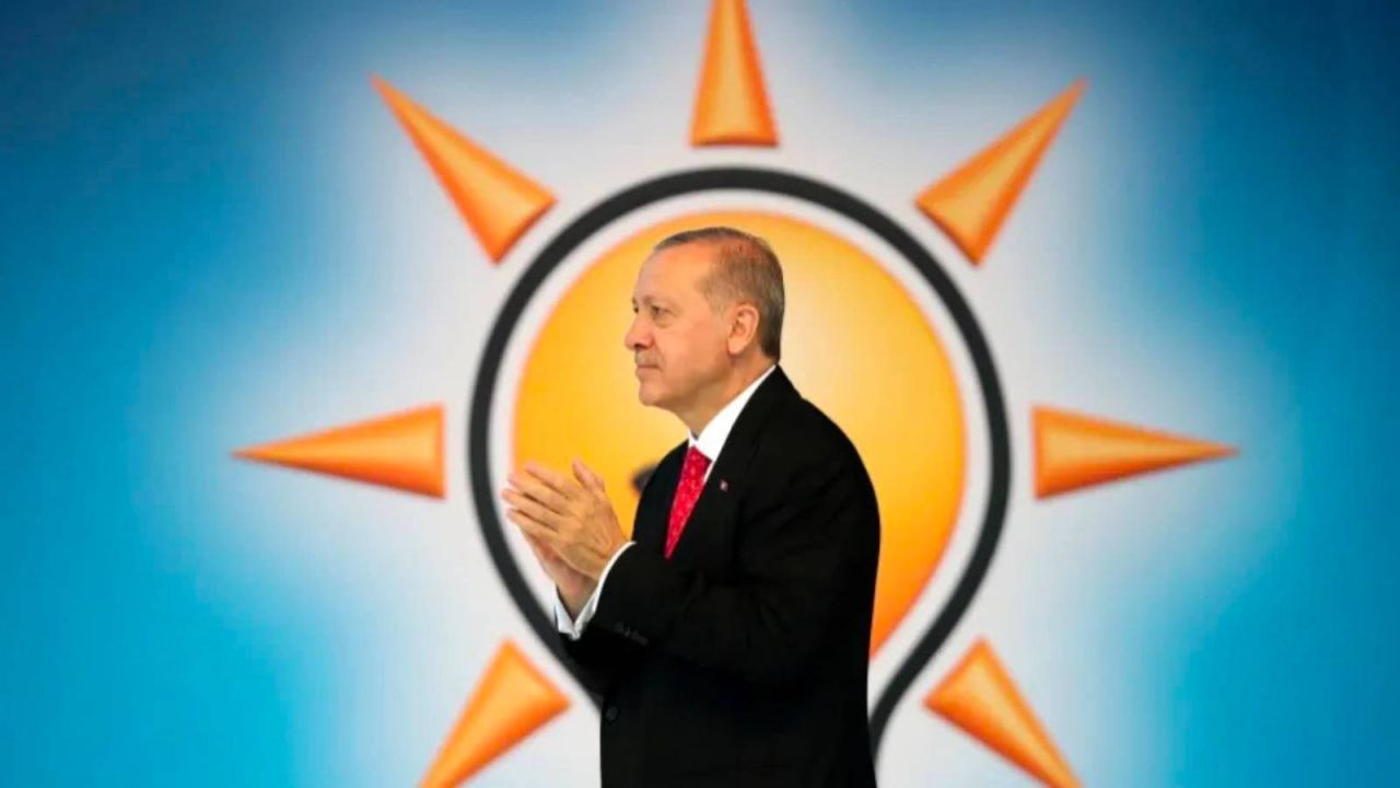 AKP'den Özgür Özel'in Cunta Yönetimi İddiasına Tepki: Cunta, CHP'yle Eş Anlamlı