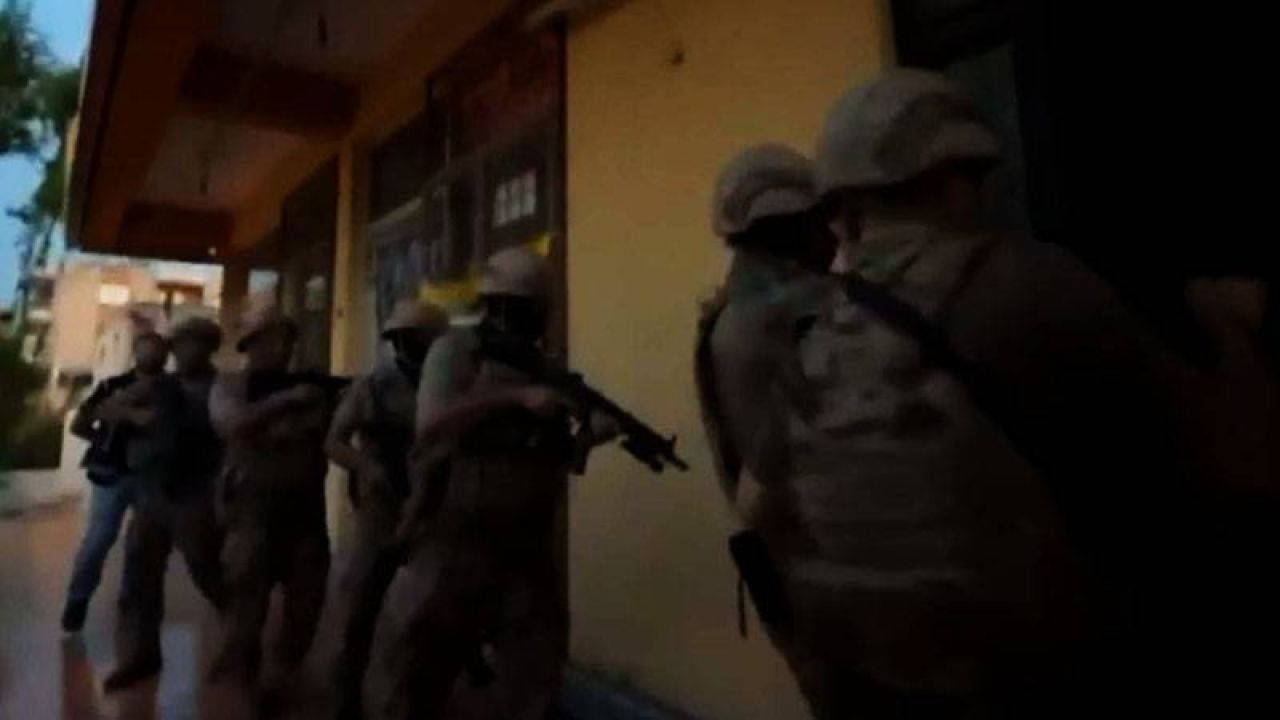 İzmir'deki suç örgütüne operasyon: 12 kişi gözaltında