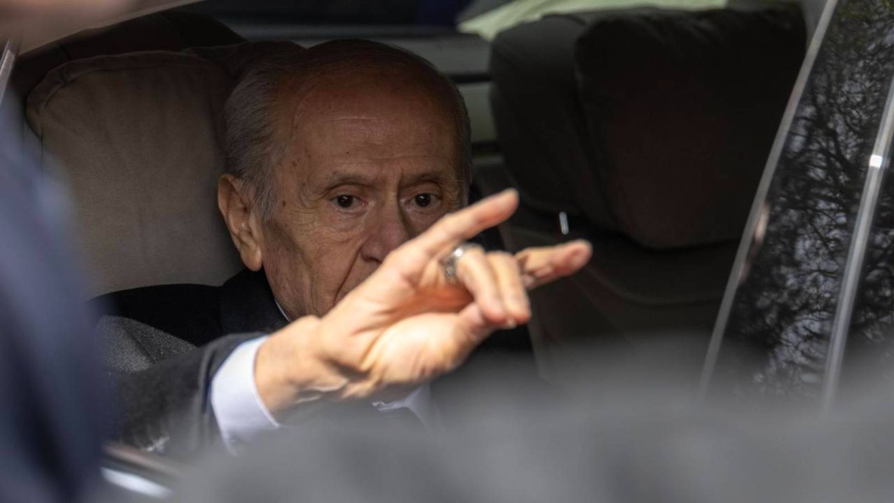 Bahçeli, Ghibli filtresiyle fotoğrafını paylaştı: Akıma uyduk